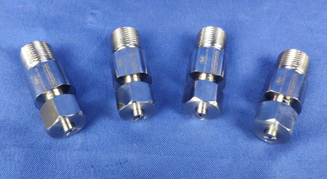 dumbbell-shaped cutting die